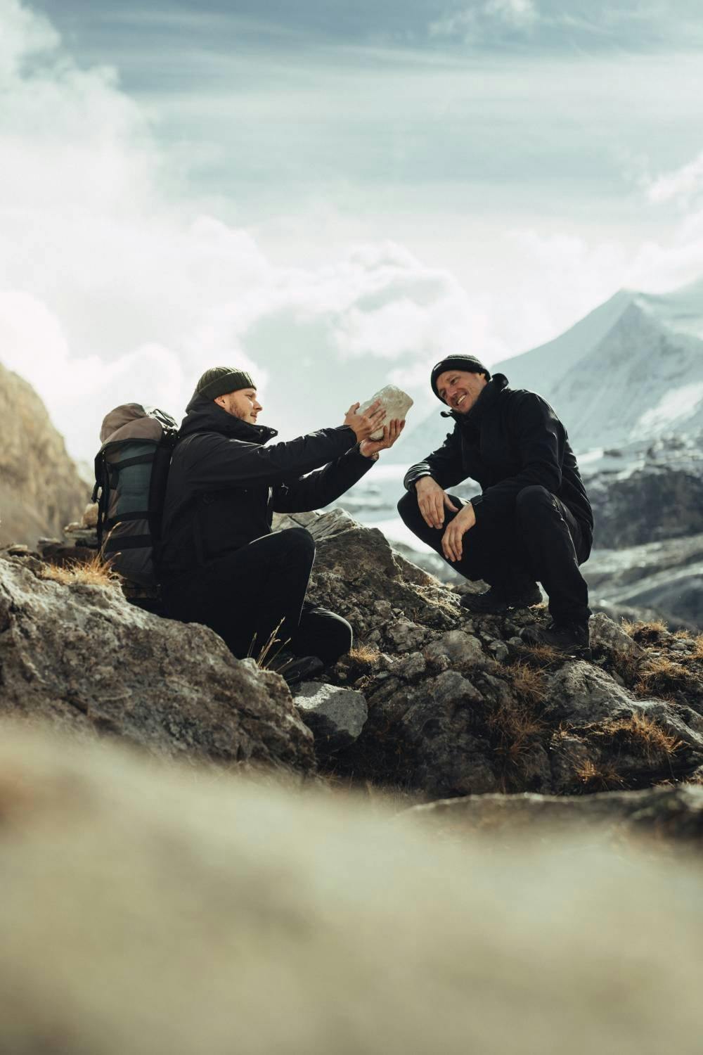 Vom Barrhorn direkt in die Craftbrauerei: Das «Alpiniste», gereift auf echtem Berggestein.