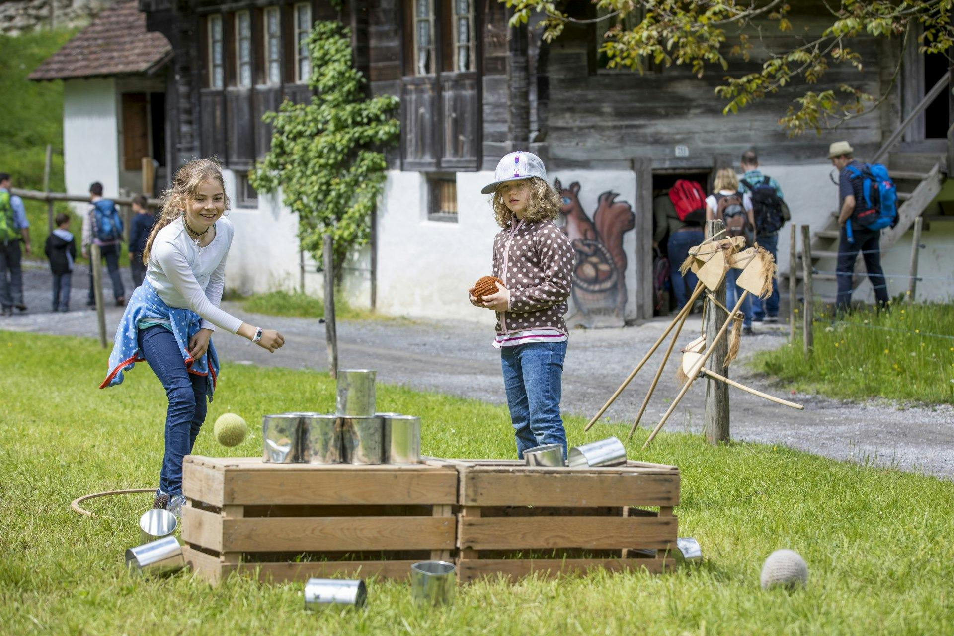 Kinderspiele am Familienfestival auf dem Ballenberg.