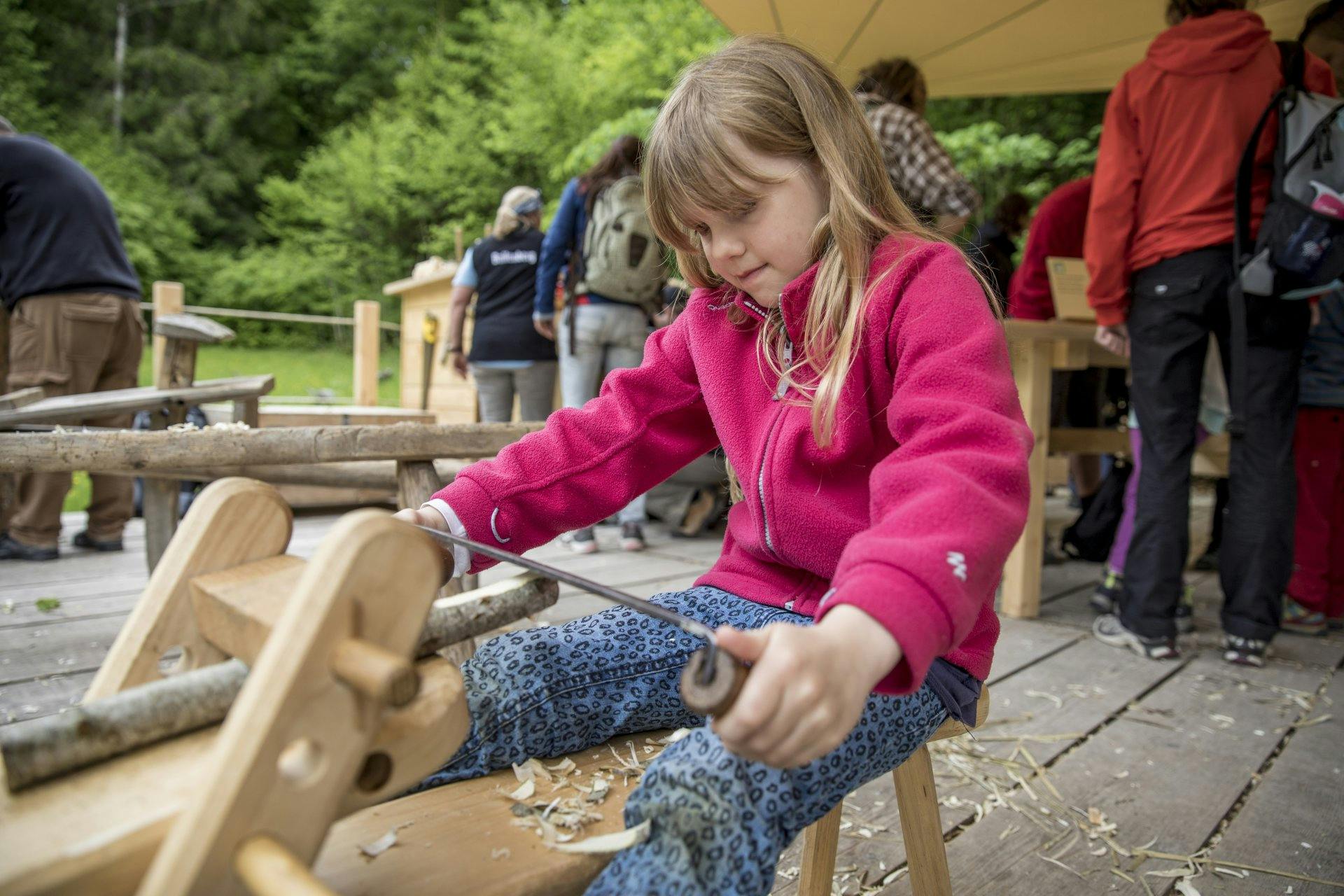 Zum täglichen Programm im Freilichtmuseum gehören auch Mitmachaktivitäten.
