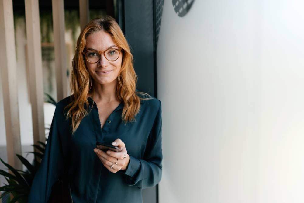 Plus vous détenez d'argent sur votre compte auprès de Saxo Bank, plus le taux d'intérêt que vous recevez est élevé.