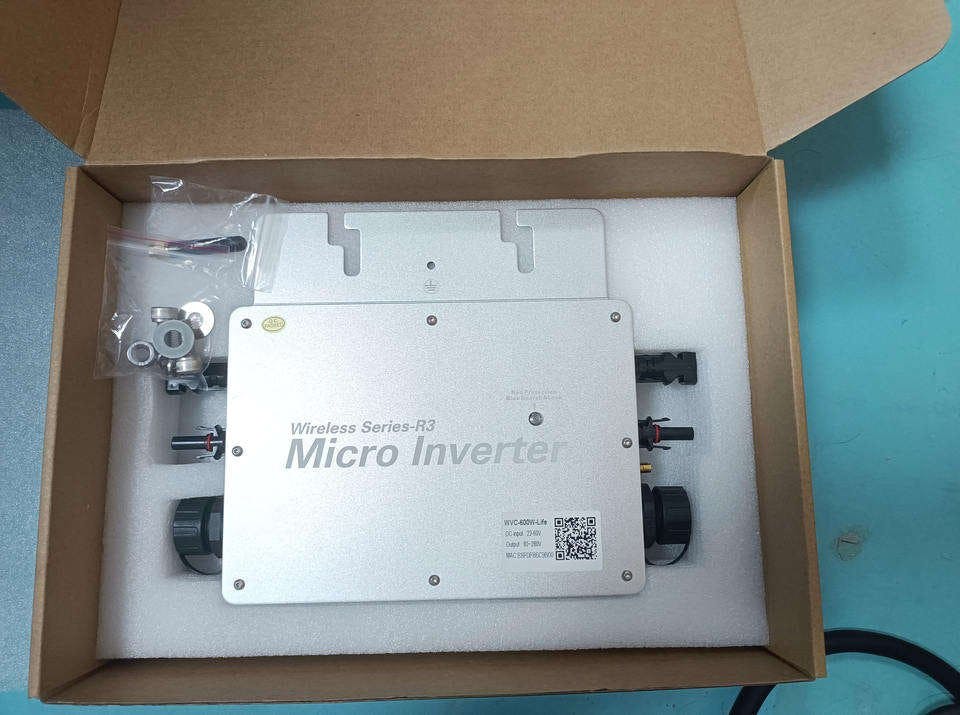 Das kleine Solarkraftwerk lässt sich vielseitig anschliessen: auf dem Balkon, der Terrasse oder am Fenster.