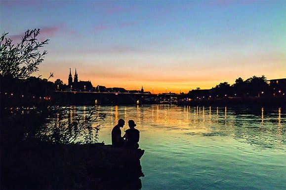 À ne pas manquer, le coucher du soleil au bord du Rhin.