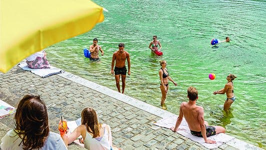 Le Rhin, la piscine gratuite de Bâle.