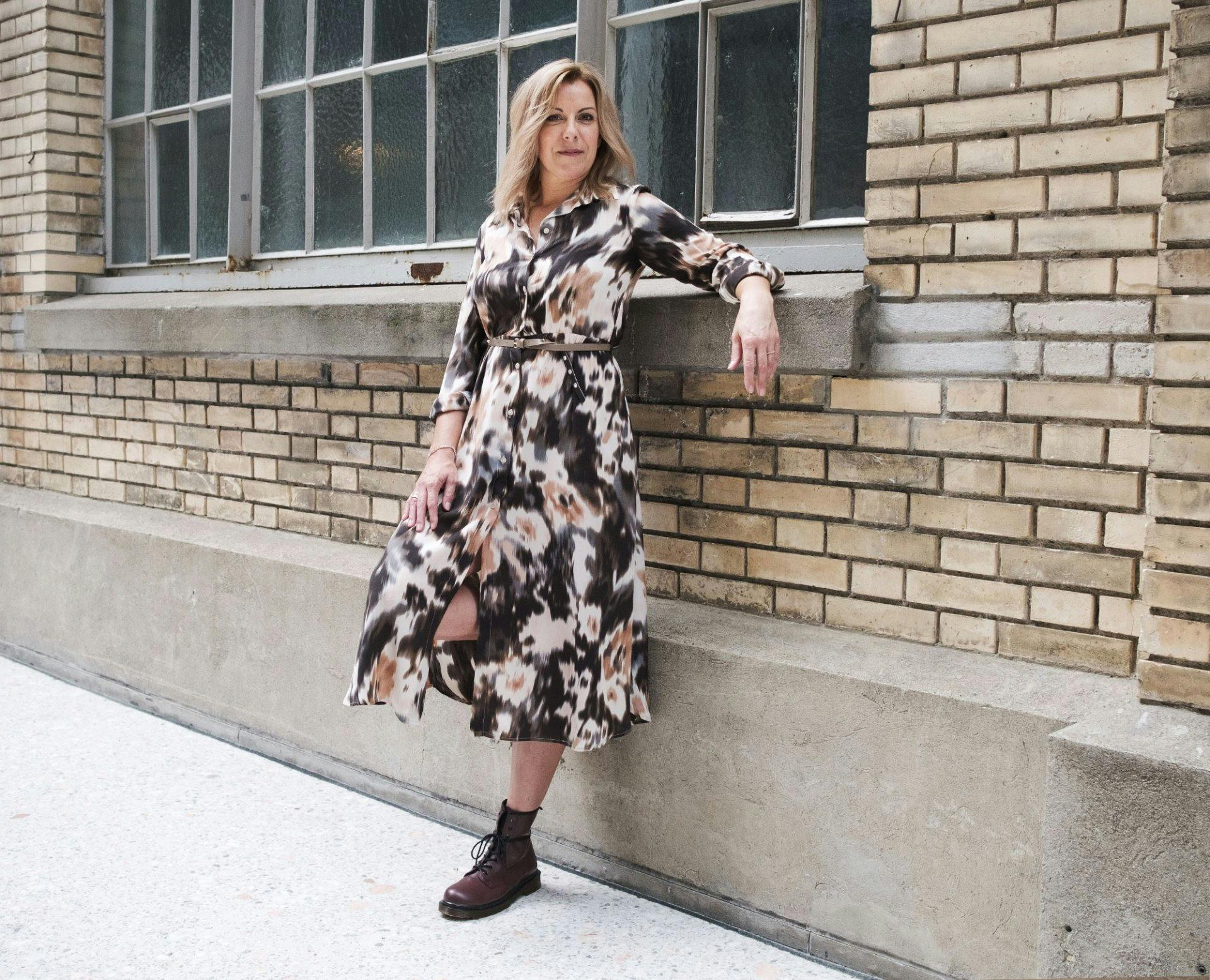 Warum nicht ein blumiges Kleid im Herbst?