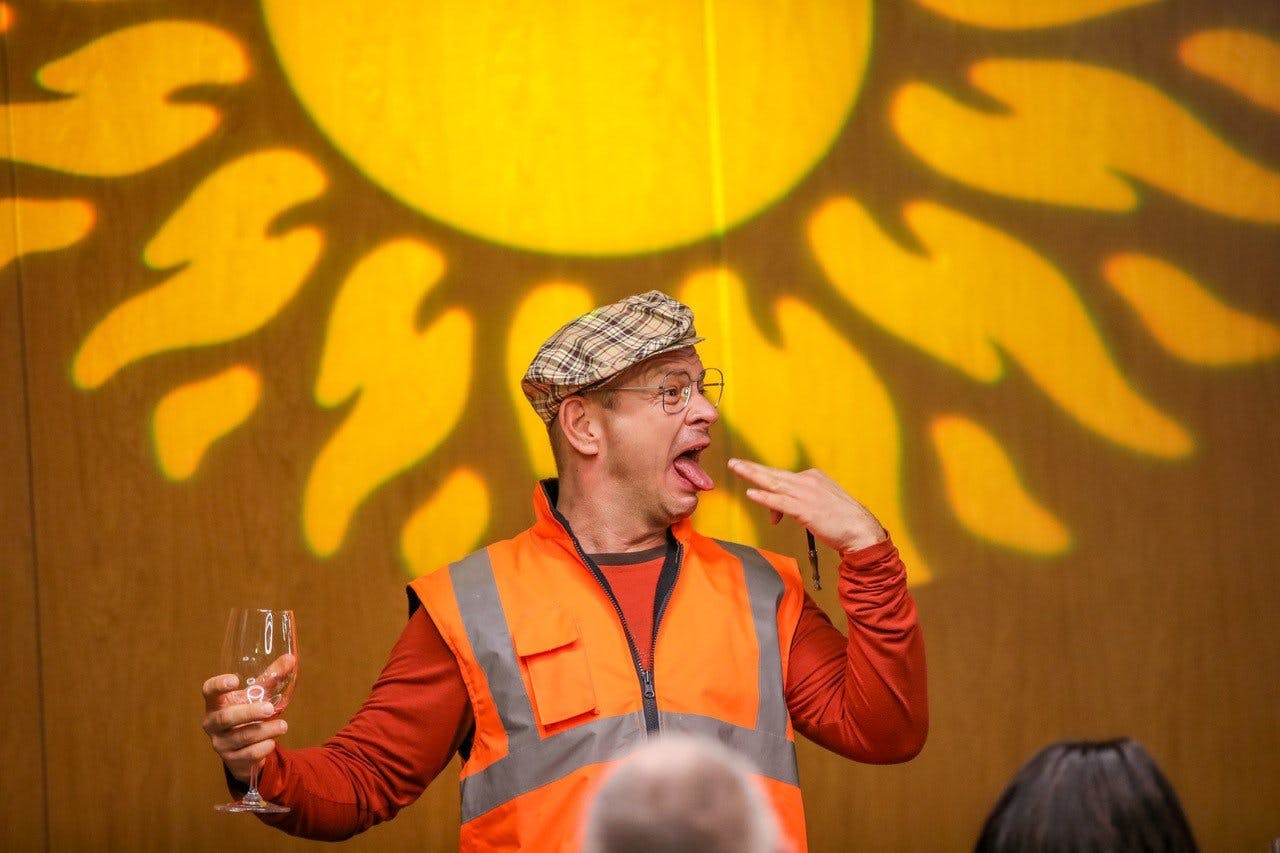 Können Sie den Mörder ausfindig machen? DinnerKrimi ist ein unvergesslicher Spass für Pärchen, Familien oder ganze Gruppen.