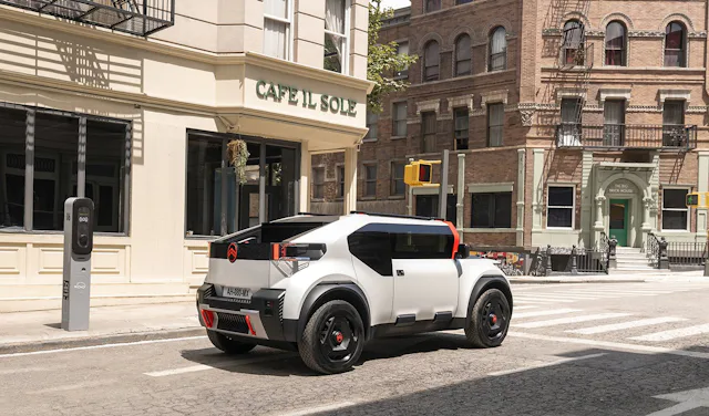 Citroën Oli mit Kartondach...