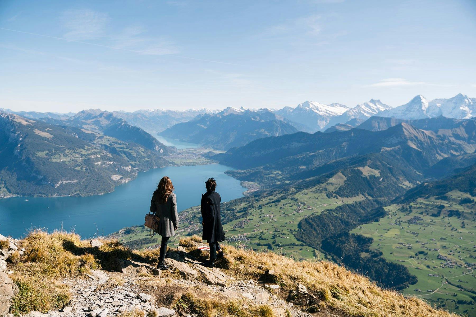 Gipfelglück – der Ausblick auf dem Niesen Kulm ist atemberaubend.