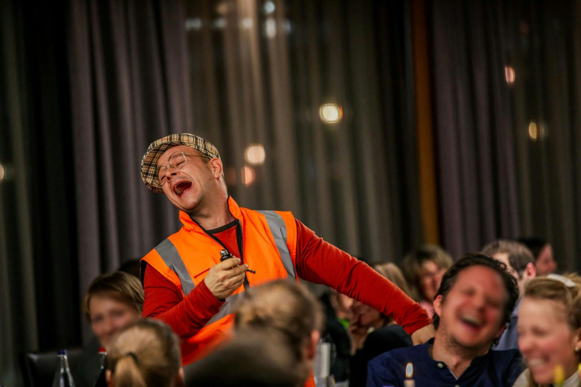 Jeder DinnerKrimi ist vollgepackt mit Mord, Totschlag und Bauchweh vor Lachen.