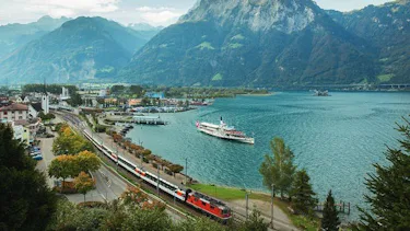 Parti con il Gotthard Panorama Express