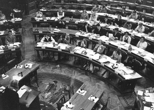 Première session de la Société des Nations des Etudiants (SUN) au Bureau International du Travail, en 1953.