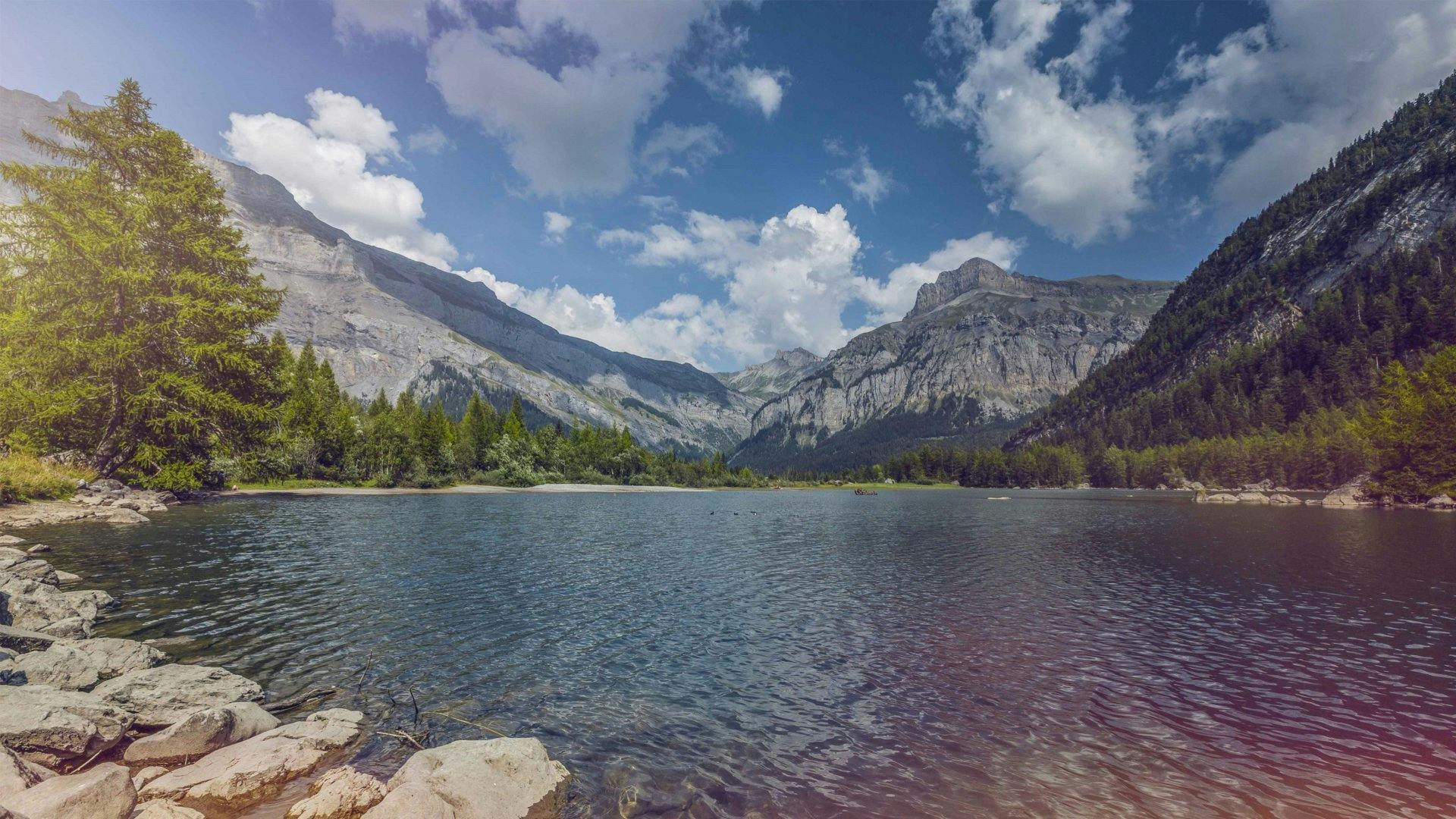 Le lac de Derborence s’est formé au XVIIIe siècle à la suite de deux éboulements.