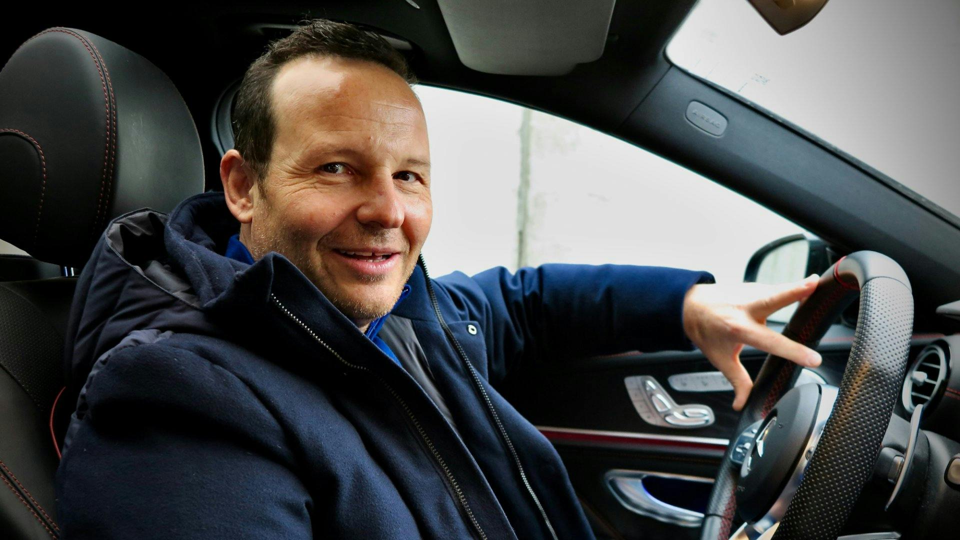 L’habitant des Grisons ne jure que par sa spacieuse Classe E: notamment en raison de son diffuseur de parfum et du dispositif de remorque pour son vélo électrique.