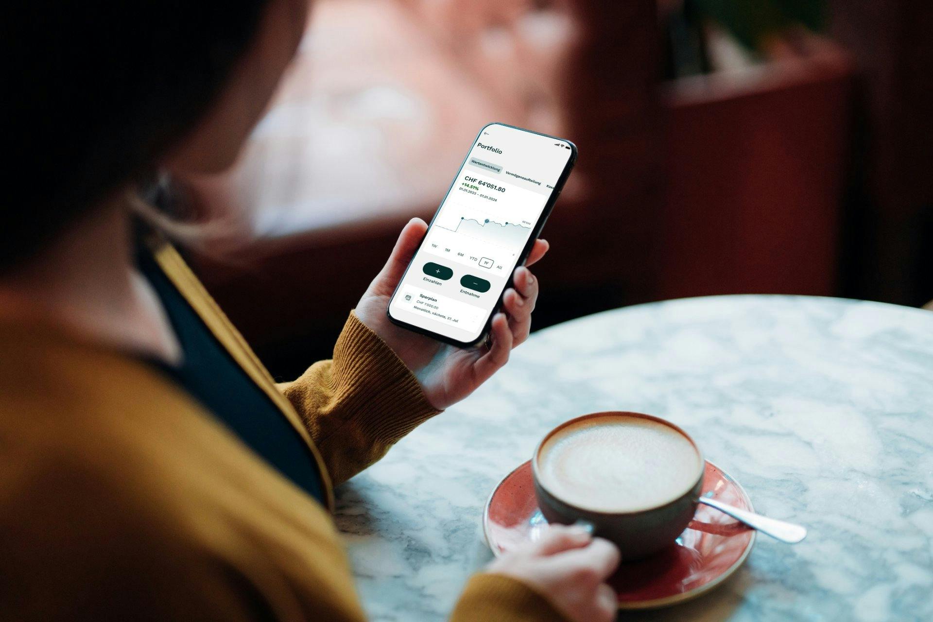 Sparen beim Ausgeben: Mit dem «Saveback» investieren Sie mit jeder Zahlung Ihrer Debitkarte in die Zukunft.