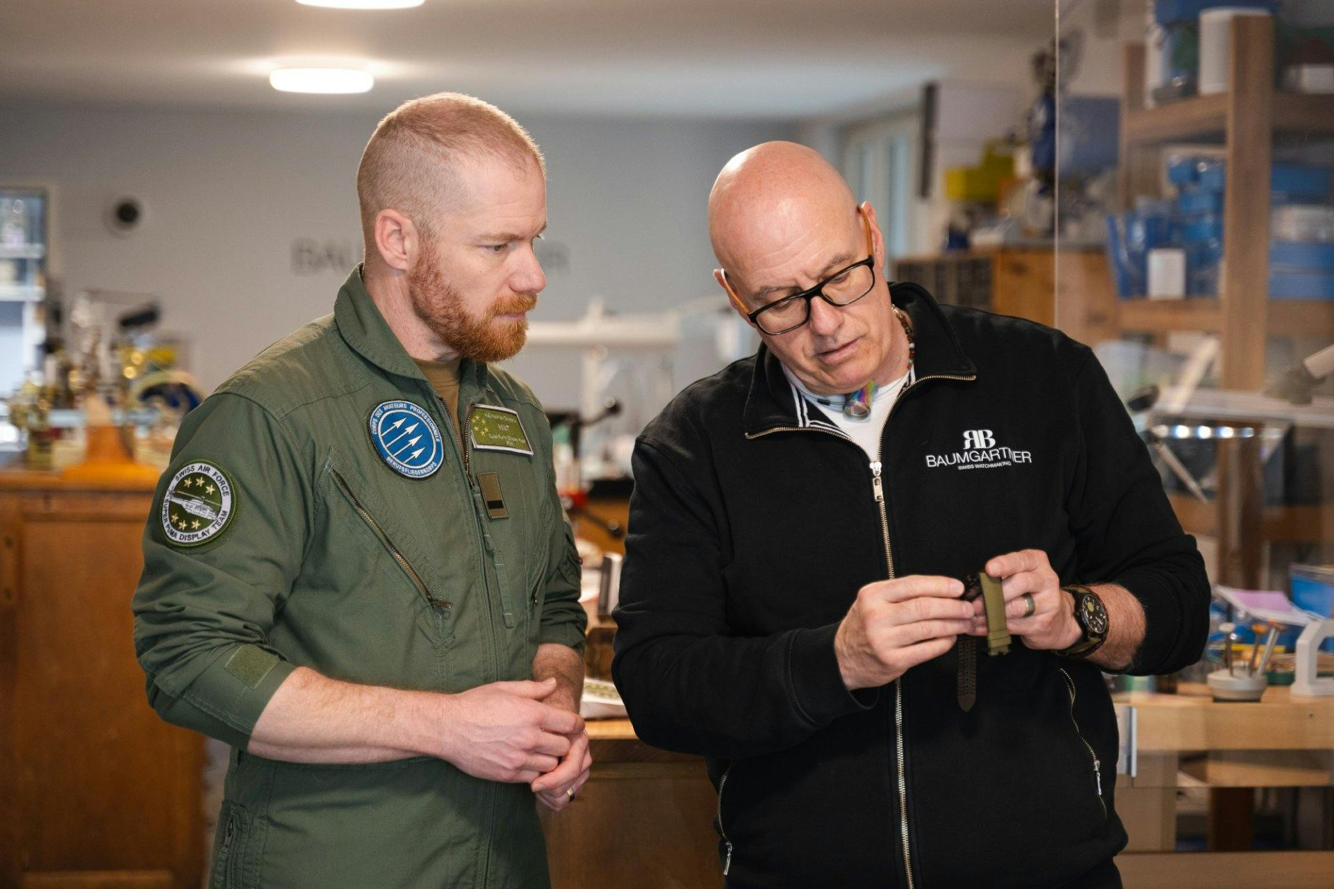 Reto und sein Team haben die «LOCARNO» für jedes Mitglieder des Super Puma Display Teams individualisiert.