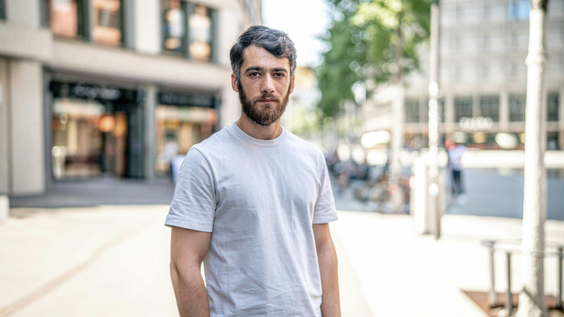 Wasim, 26 Jahre: «Ich gehe viermal pro Woche einkaufen und lege Wert auf Qualität. Ob die Produkte aus der Region kommen, spielt für mich keine Rolle....