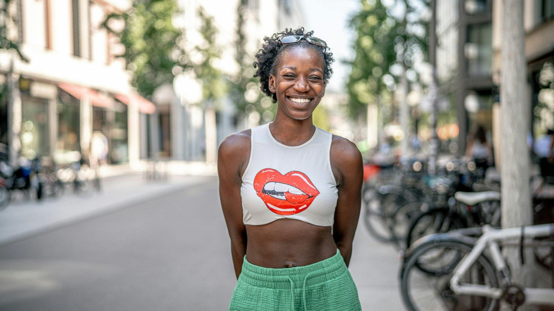 Victoria, 24 Jahre: «Beim Wocheneinkauf kaufe ich nur, was ich brauche, um Foodwaste zu vermeiden und Geld zu sparen. Ich achte auf Preis und Qualität...