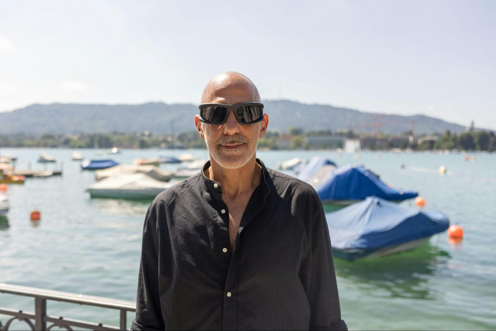 Marco, 54: «Ich habe kein Bargeld dabei, nur einen Glücksbringer. Kundenkarten besitze ich keine, und am liebsten bezahle ich mit Twint.»