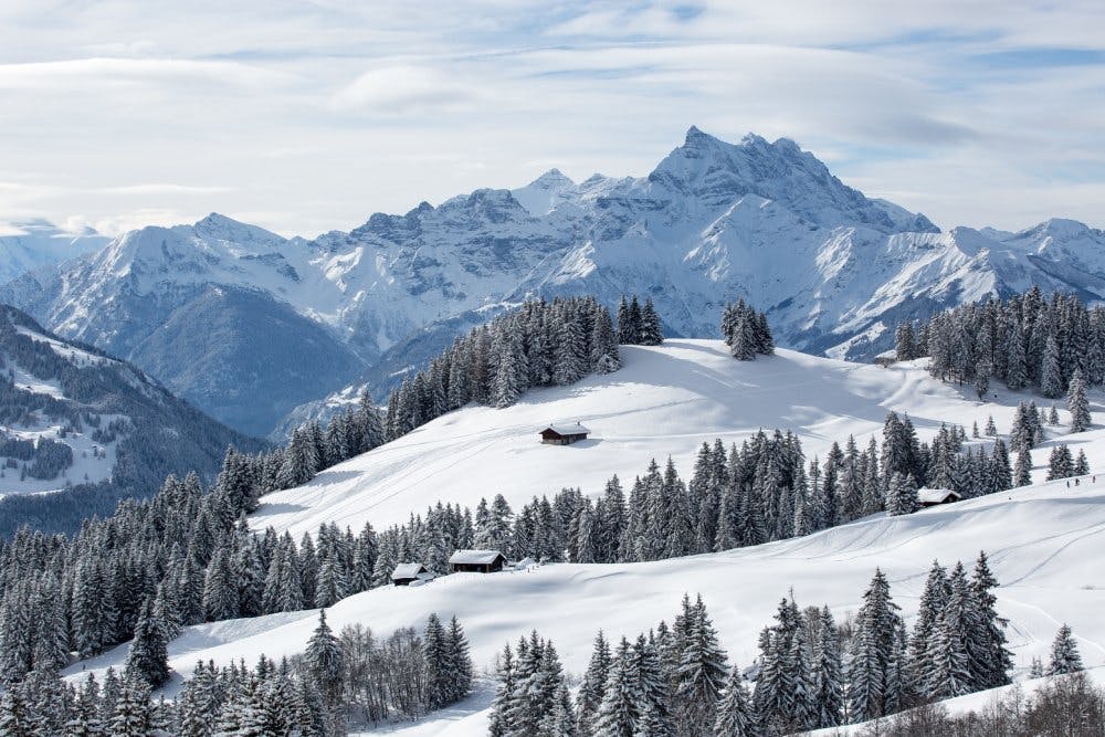 Il n’y a pas besoin de ski pour profiter de la montagne en hiver.