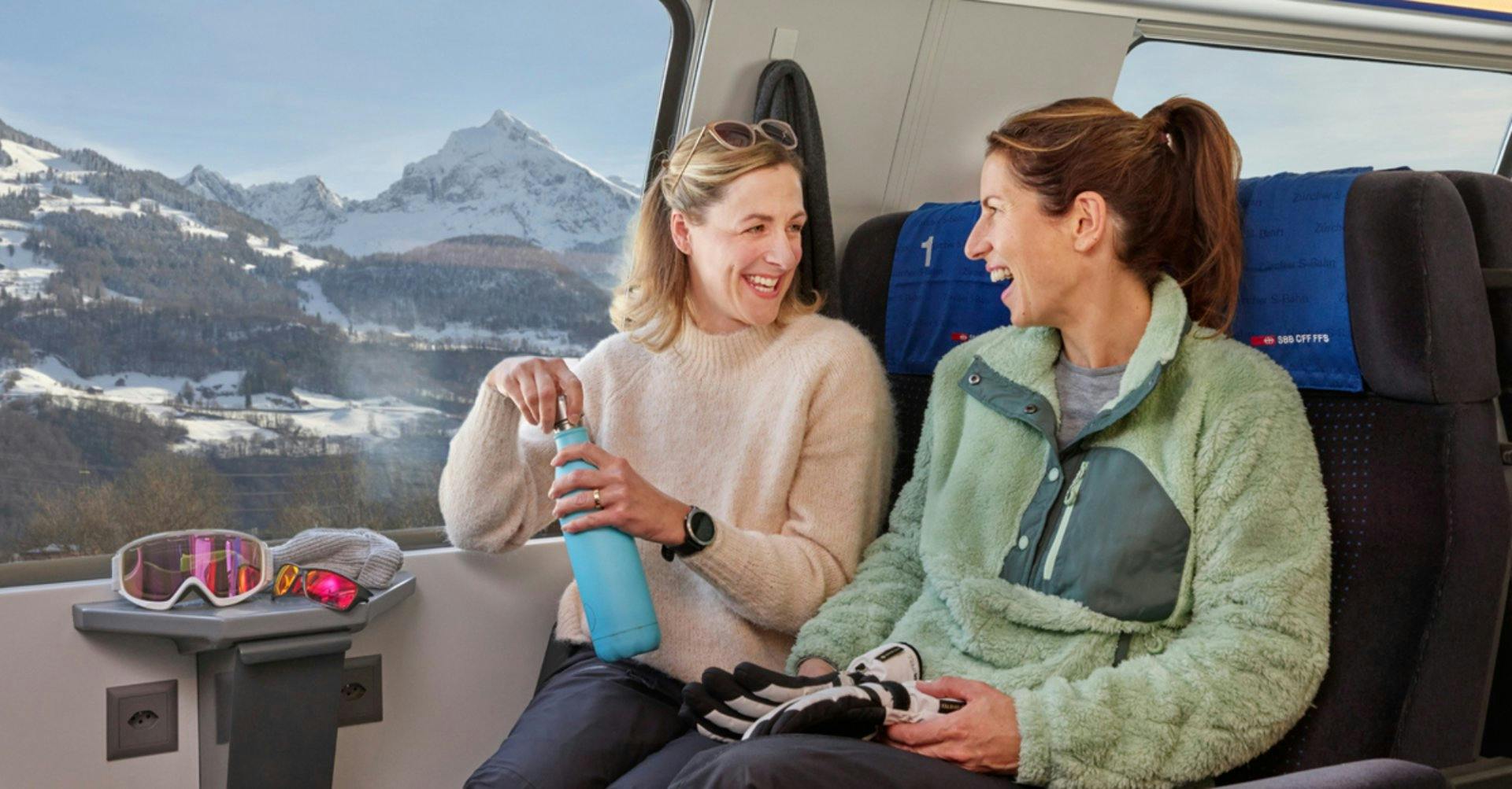Einsteigen und ab ins Wintervergnügen: Ganz bequem und nachhaltig mit dem ÖV den Schweizer Winter ausklingen lassen.
