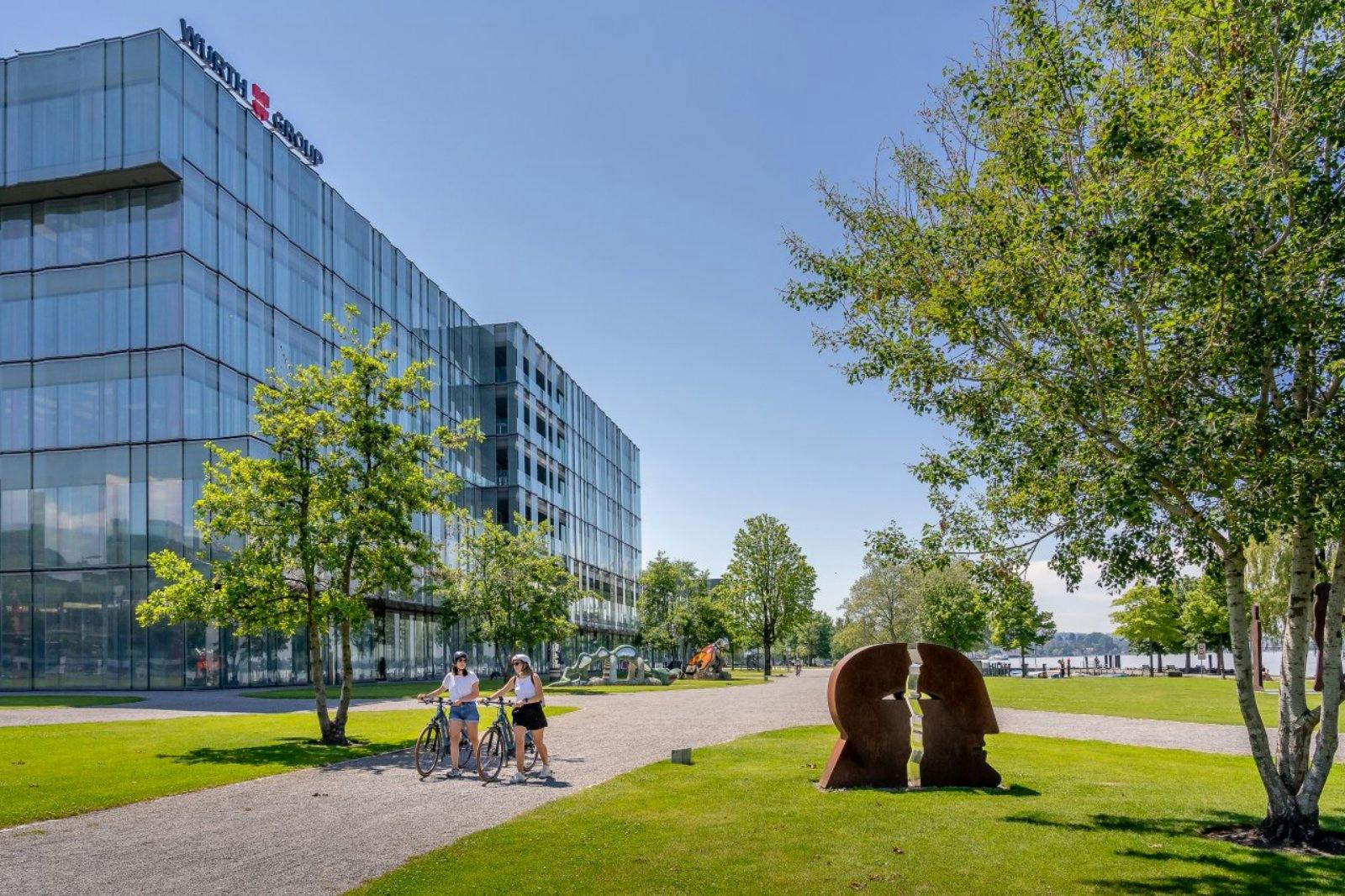 Das Würth Haus Rorschach vereint Kunst, Kultur und Bodensee-Flair. Neben wechselnden Kunstausstellungen begeistert der Skulpturenpark unter freiem Him...