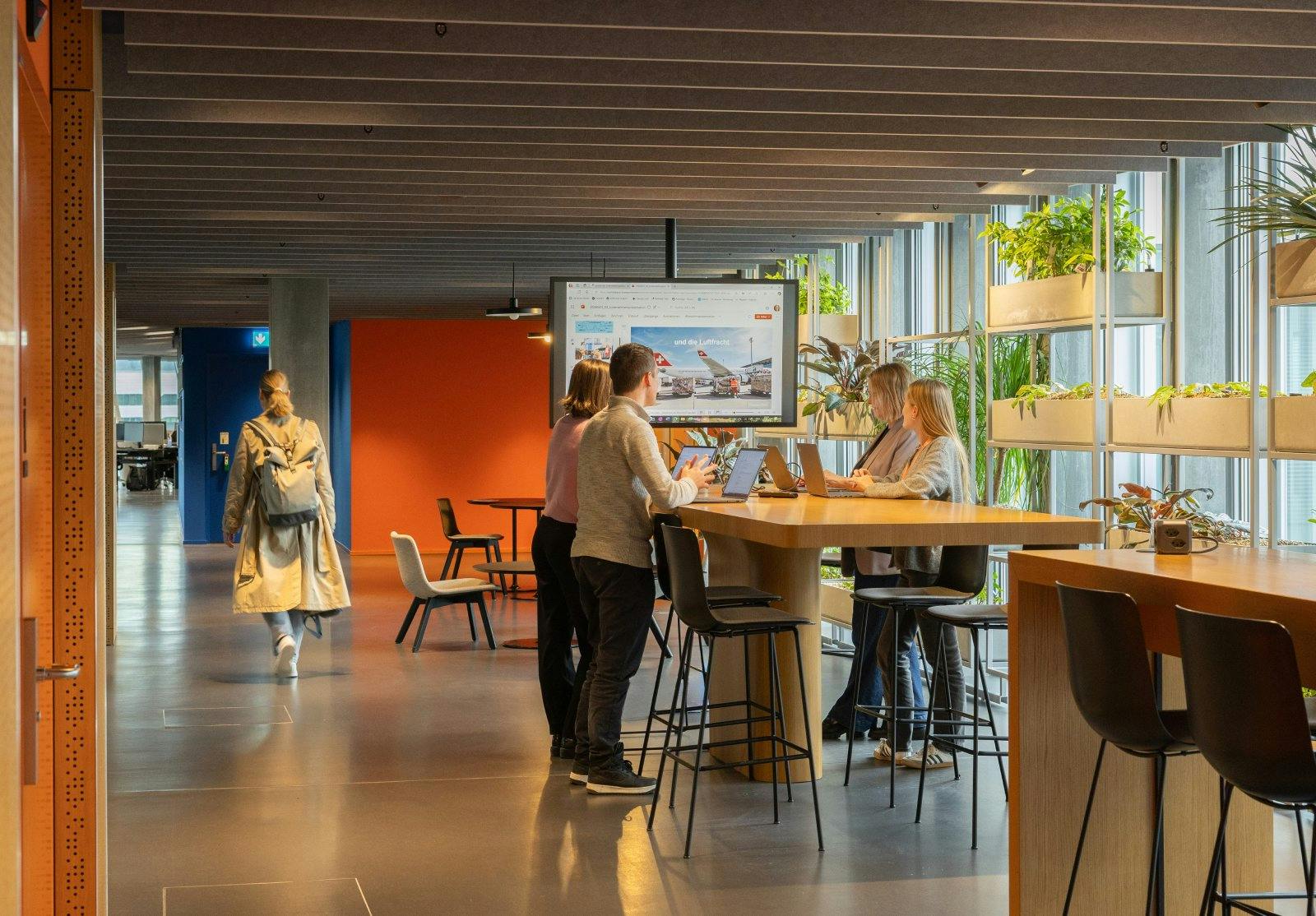 Internationales Flair: Der Circle am Flughafen Zürich als lebendiger Business Hub für etablierte Firmen und aufstrebende Start-ups.