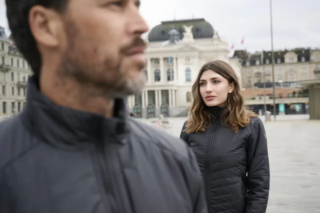 Die Jacke besteht aus nur zwei trennbaren Komponenten – das macht sie besonders recyclingfreundlich.