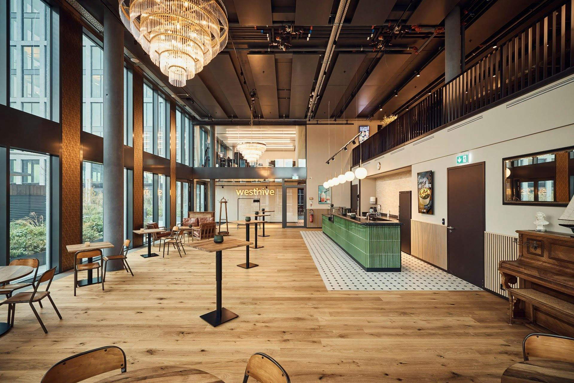 Le «Rouftop» est le choix idéal pour les événements de réseautage, car il offre une ambiance très chaleureuse et une vue à couper le souffle grâce à s...