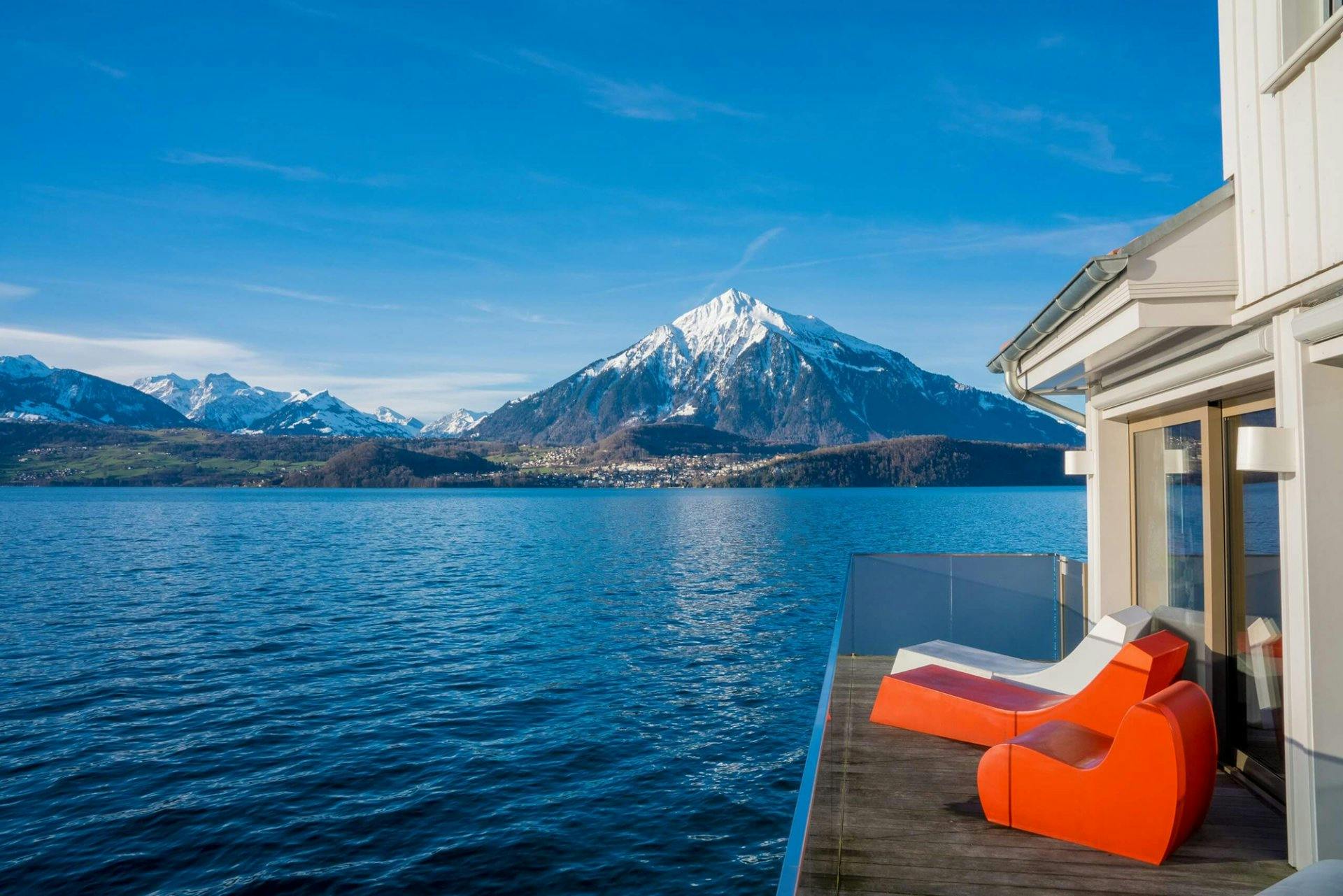 Entspannung pur mit Panoramablick im Parkhotel Gunten.