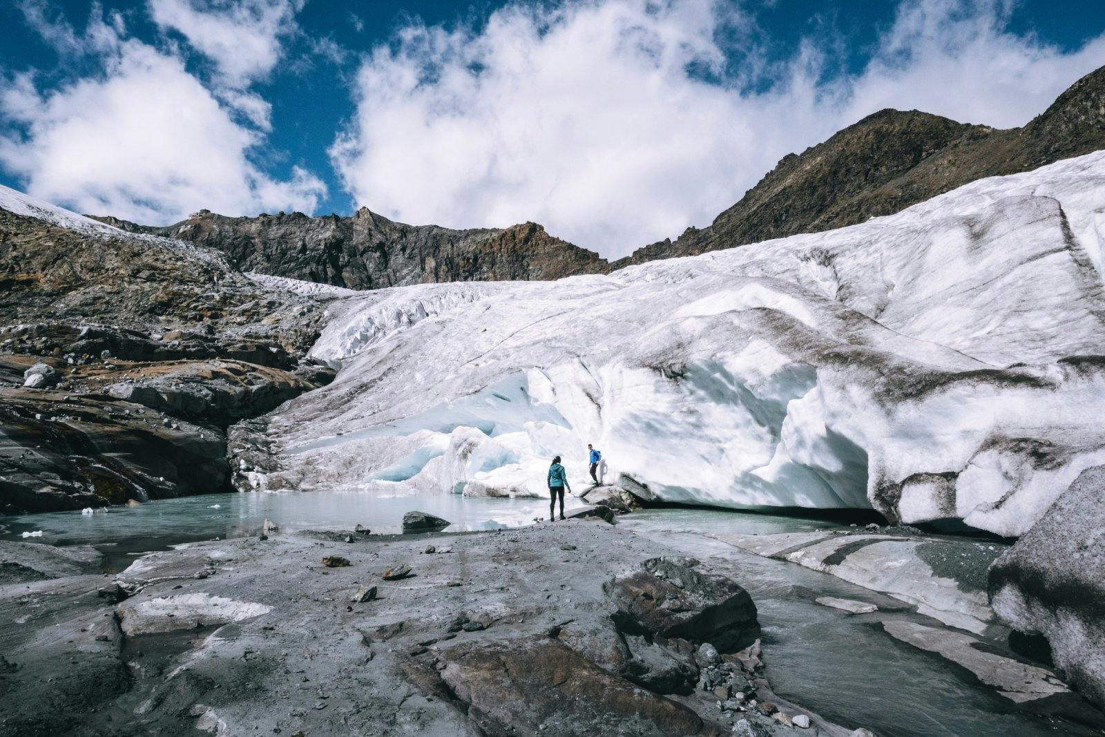 Als einzige alpine Wanderung im Saastal, die zwei Gletscher quert, verbindet der Glacier Trail Saas-Fee mit dem Mattmarkgebiet.