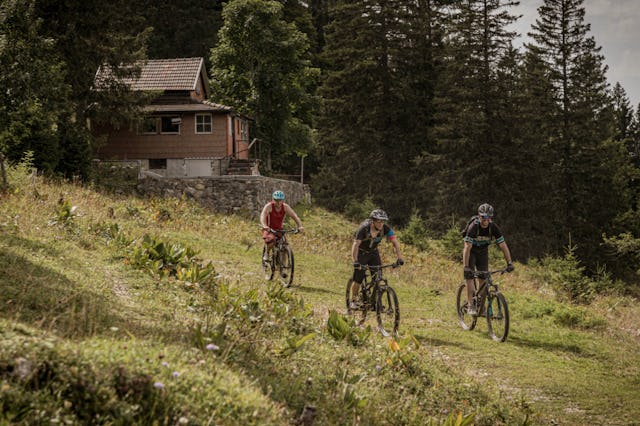 Das Val-de-Travers eignet sich auch hervorragend zum Radfahren, egal auf welchem Niveau.