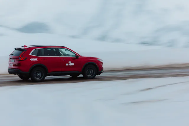 Mit Allradantrieb auch auf verschneiten und glatten Strassen sicher unterwegs.