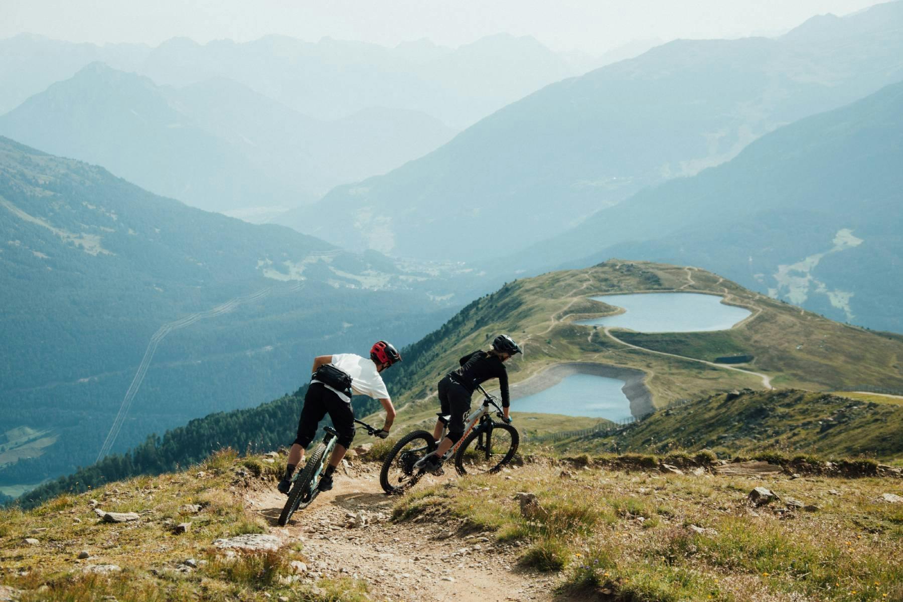 Bevor auf dem Frommestrail die Enduro-Action beginnt, wartet zunächst eine kurze Uphill-Passage.