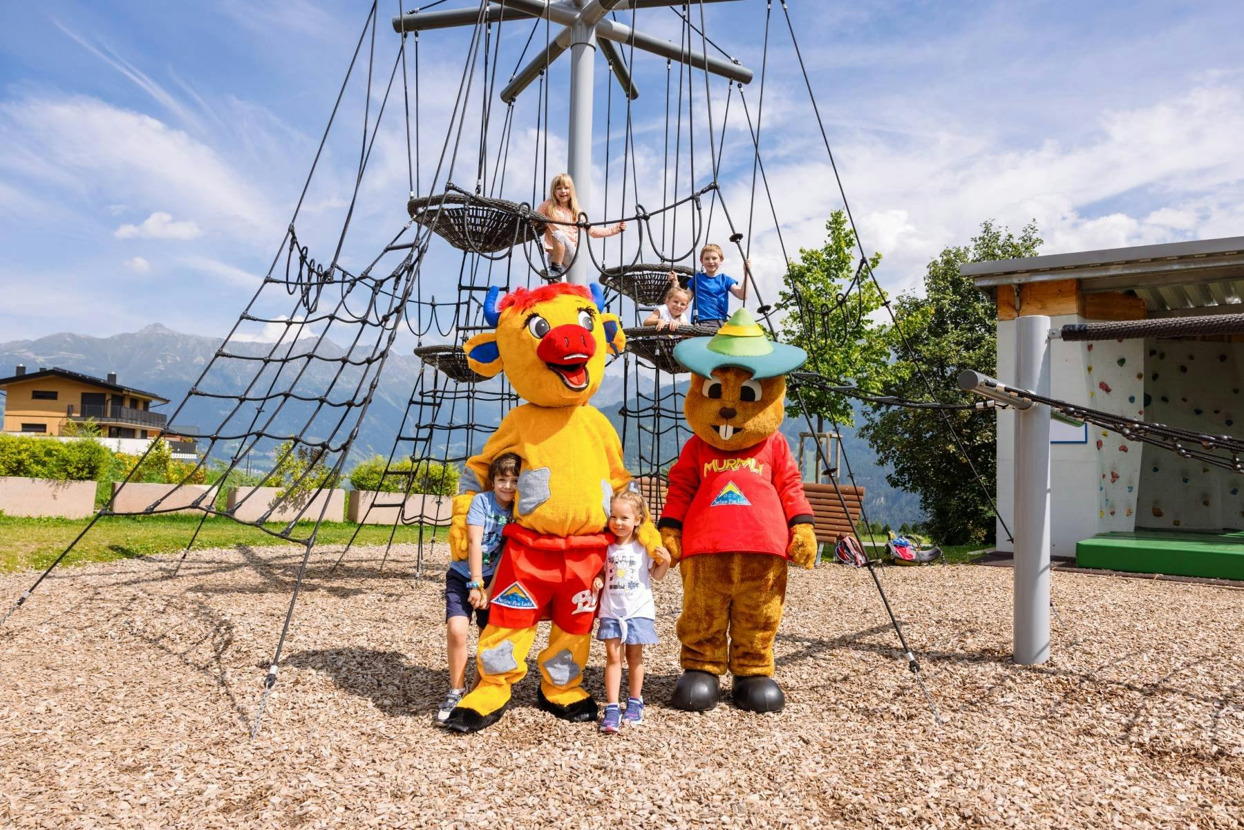 Während die Kinder im Mini&Maxi Club oder Murmli-Club bestens betreut sind, geniessen Eltern in Serfaus-Fiss-Ladis auch mal eine entspannte Auszeit.