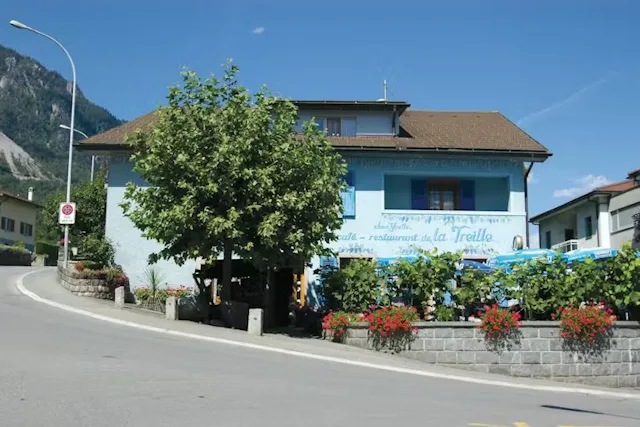 De retour à Monthey, rien de tel pour reprendre des forces que de s'arrêter manger au Restaurant de La Treille. Au menu, deux spécialités qui valent l...