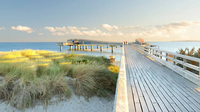 Erholsame Sommerferien am Meer: Seebad Heiligenhafen an der Ostsee.