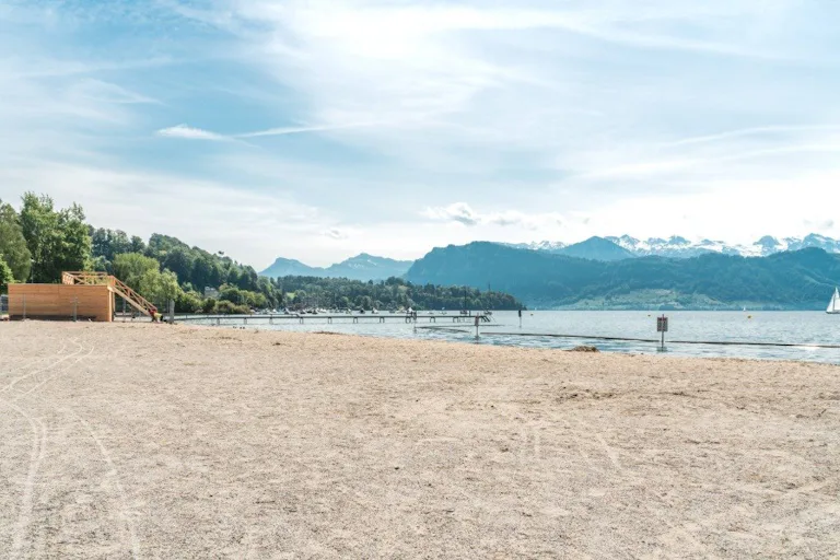 Incontournable no 1: le premier arrêt, au Lido de Lucerne, est idéal pour une petite escapade sur les bords du lac des Quatre-Cantons. Cette plage de...