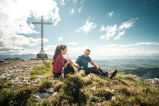 ... und dann auf dem Berg geniessen.