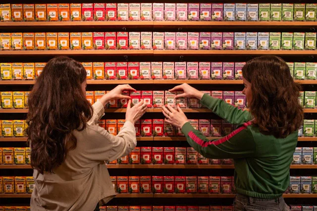 Zu guter Letzt treffen Sie von Aesch mit der S3 nach 19 Minuten in Laufen ein. In der hübschen Altstadt spazieren Sie zum Ricola-Erlebnisshop, wo Sie...