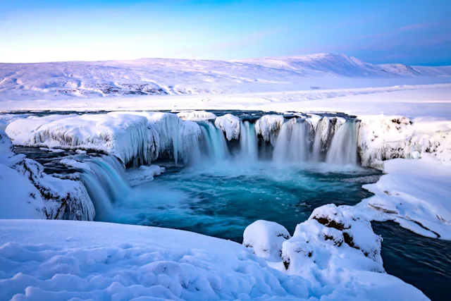 Der Goðafoss im Winterkleid