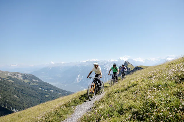 Überwältigende Weitblicke bei moderater sportlicher Leistung in der Destination Crans-Montana.