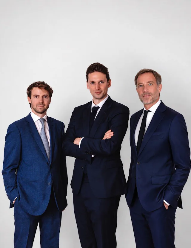 L’équipe de CI Expertises & Transactions, dont Nathan Haldemann – Fondé de pouvoir, Julian Pelloux – Fondé de pouvoir, Arnaud Hubmann – Membre de la Direction Générale (de g. à dr.)