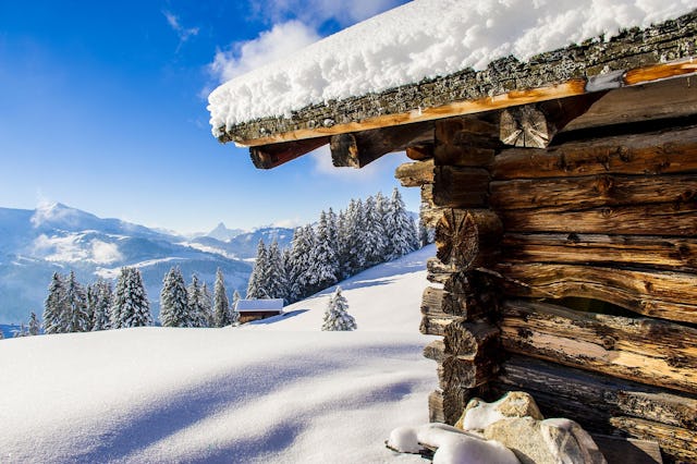Winterwandern ist eines der zentralen Erlebnisse, um im Herzen des Berner Oberlandes bei sich selbst anzukommen: Es gibt unzählige Stellen zum Verweilen.