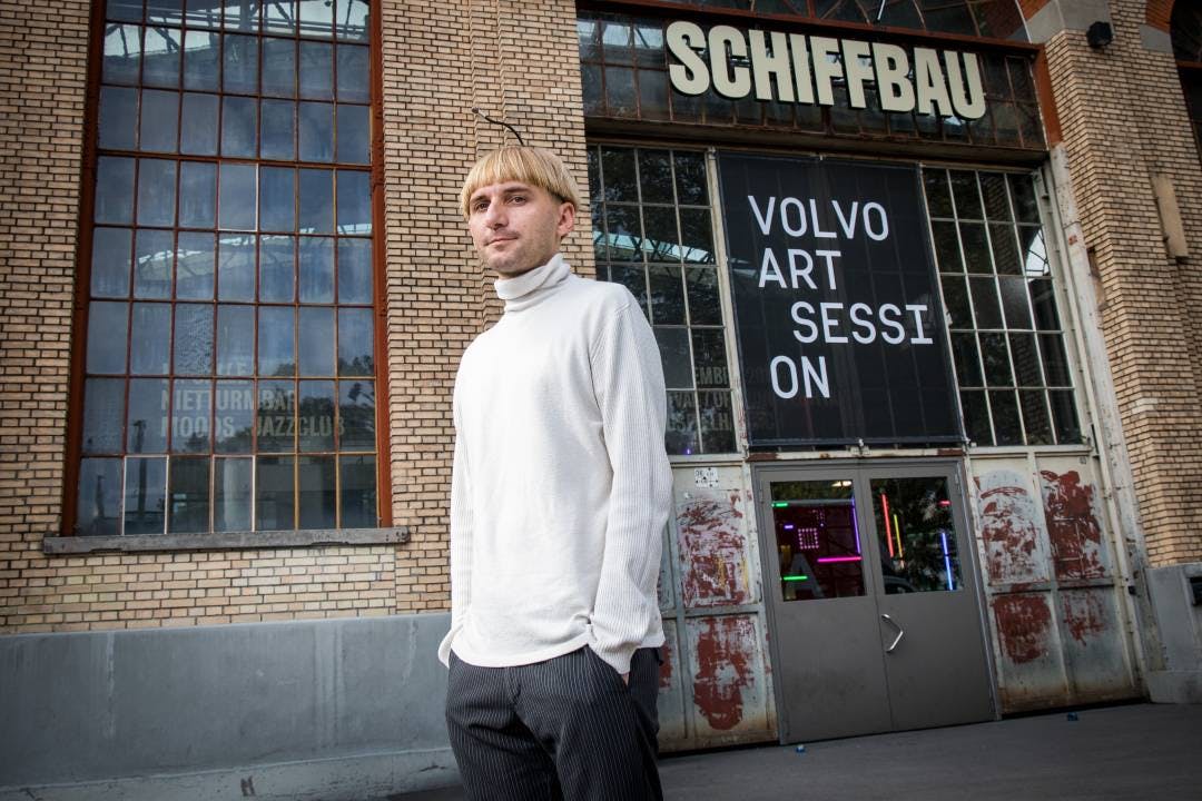 Der Brite ist der erste offiziell von einer Regierung anerkannte Cyborg. Im Zürcher Schiffbau erzählte Harbisson von seiner Mission, Mensch und Techni...