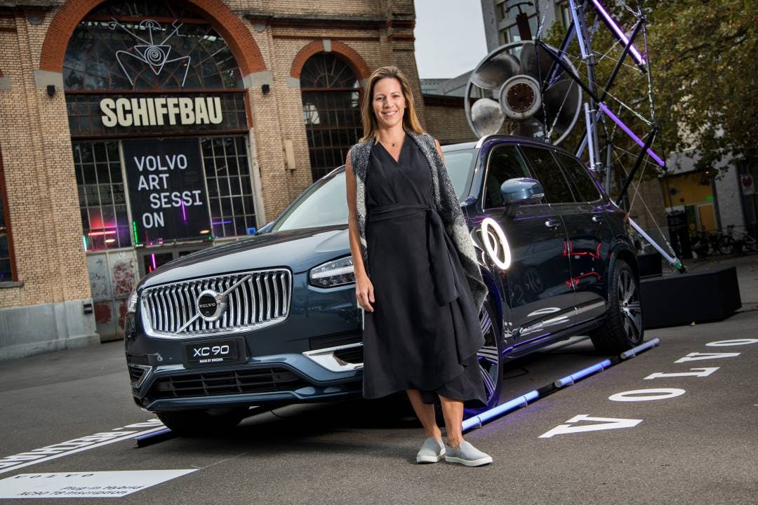 Volvo-Chefin Natalie Robyn, die charmante Gastgeberin der Volvo Art Session 2019. Sie brachte den Abend so auf den Punkt: «Wir gehen durch grosse tech...