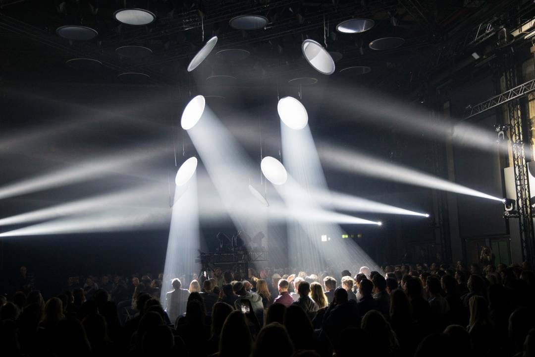 Ein eindrückliches Erlebnis: Der Berliner Lichtkünstler Christopher Bauder präsentierte einen Auszug aus der audiovisuellen Lichtinstallation «Skalar»...