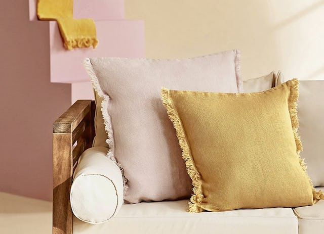 Kissenhülle Luana, in Gelb mit Fransen, 44.90 Fr. bei Westwing