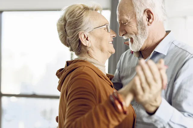 Auch dank des Internets finden Singles im hohen Alter nochmals ihr Glück.