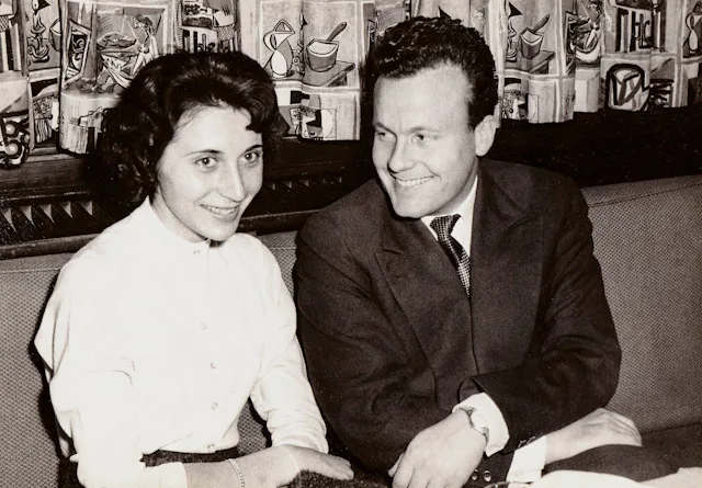 Als Monique und Sylvain Zuchuat im Jahr 1959, kurz vor ihrer Hochzeit zusammensitzen, liegt die Einführung des Frauenstimmrechts von 1971 noch in weiter Ferne.