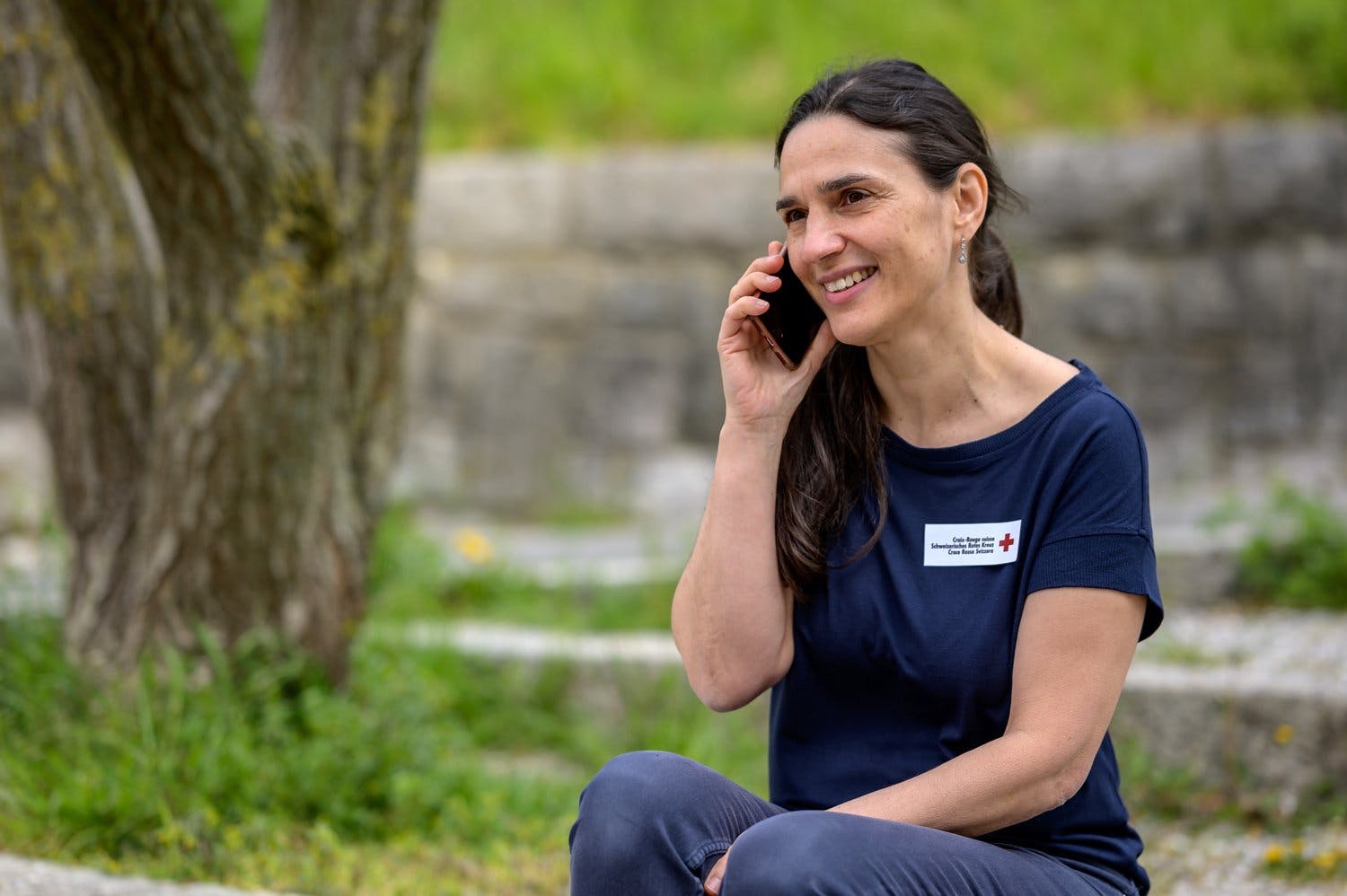 Silvina Valente engagiert sich für den Besuchs- und Begleitdienst beim Waadtländischen Roten Kreuz.