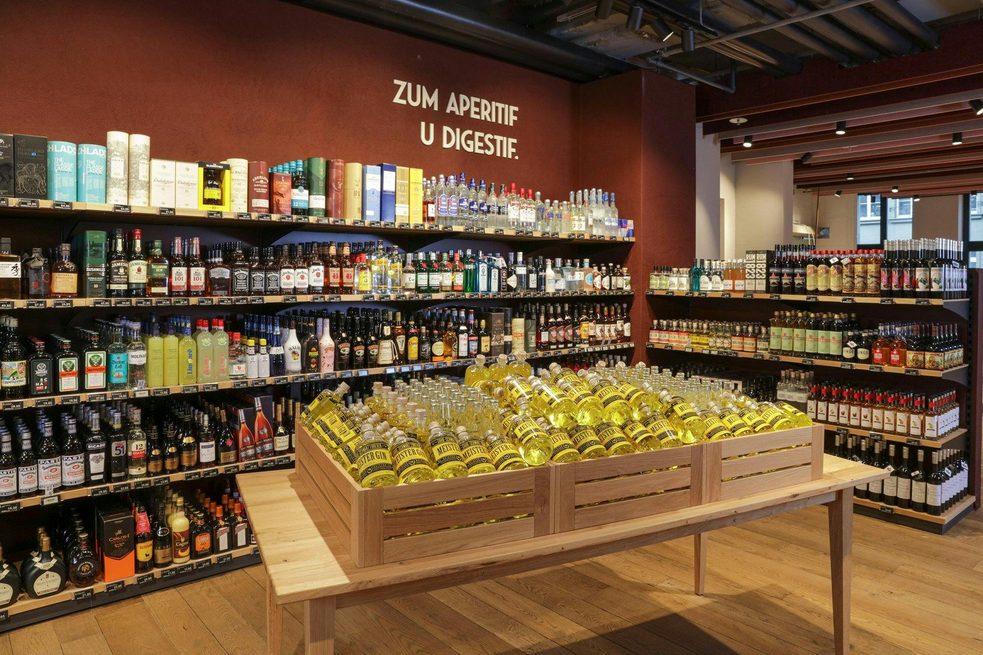 Eine Vielzahl an Spirituosen findet sich in der  Getränkewelt im Supermarkt Coop Marktgass Bern.
